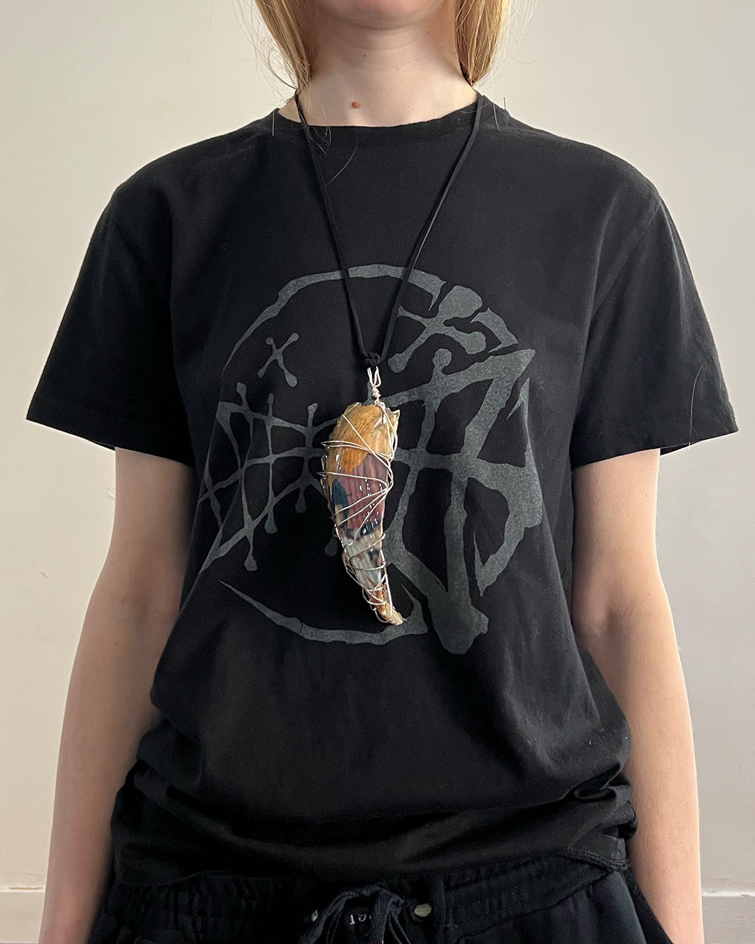RAAGGGEEEE Caged Shell Necklace 003