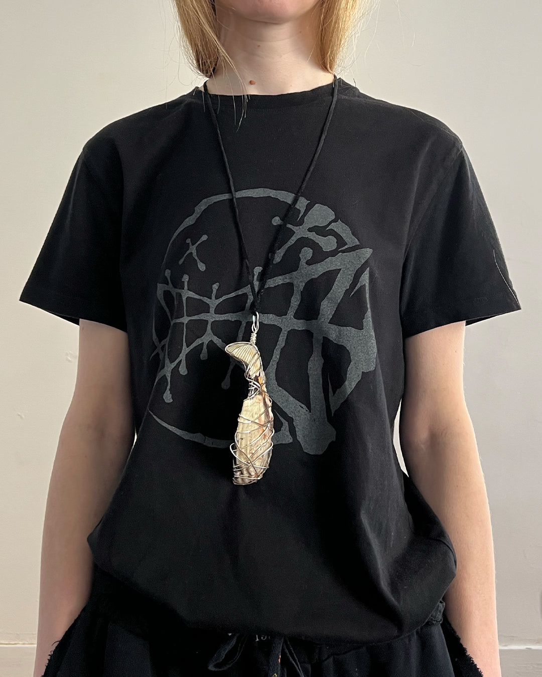 RAAGGGEEEE Caged Shell Necklace 005